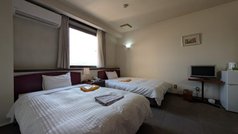 リバーサイドＨＯＴＥＬ・部屋３