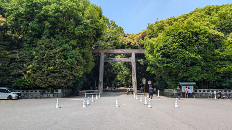 熱田神宮１
東門