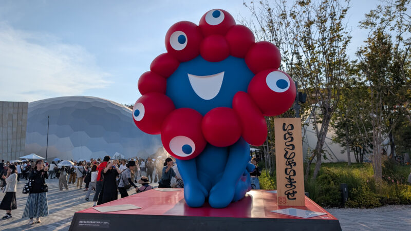 3大阪関西万博3・ミャクミャク(みゃっくん)