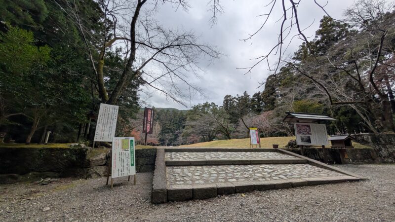 ４熊野本宮大社５
旧社地「大斎原」
